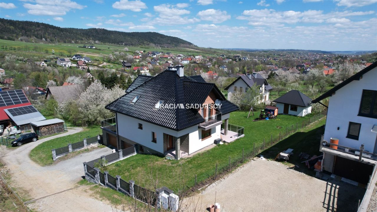 dom wolnostojący, 7 pokoi Bysina Górne Przedmieście. Zdjęcie 5