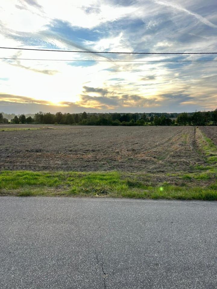 Działka budowlana Straszów. Zdjęcie 1