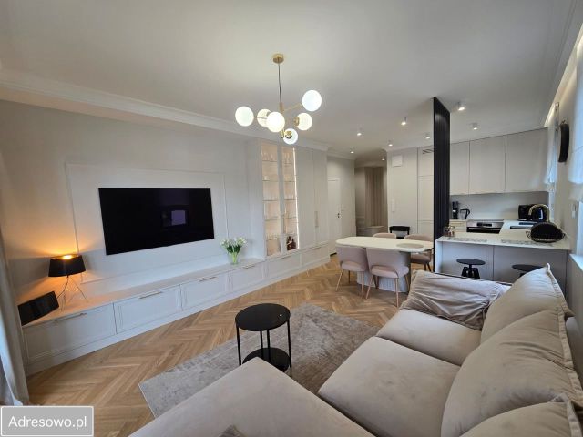 Mieszkanie 4-pokojowe Warszawa Wilanów, ul. Sarmacka. Zdjęcie 1