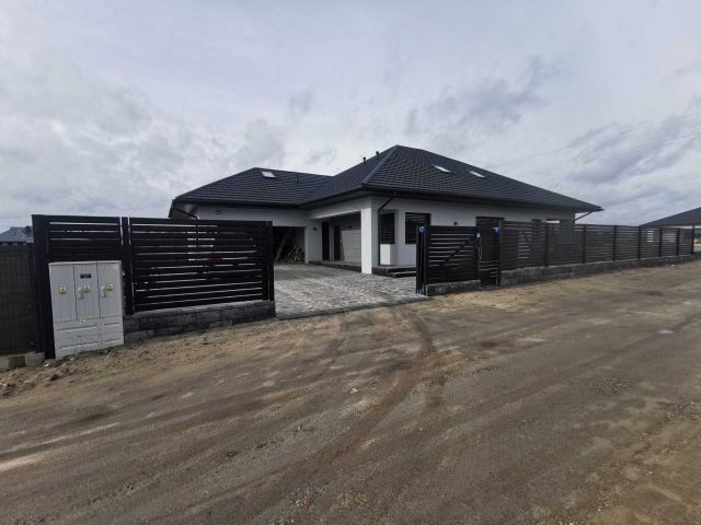 dom wolnostojący, 5 pokoi Porosiuki. Zdjęcie 1