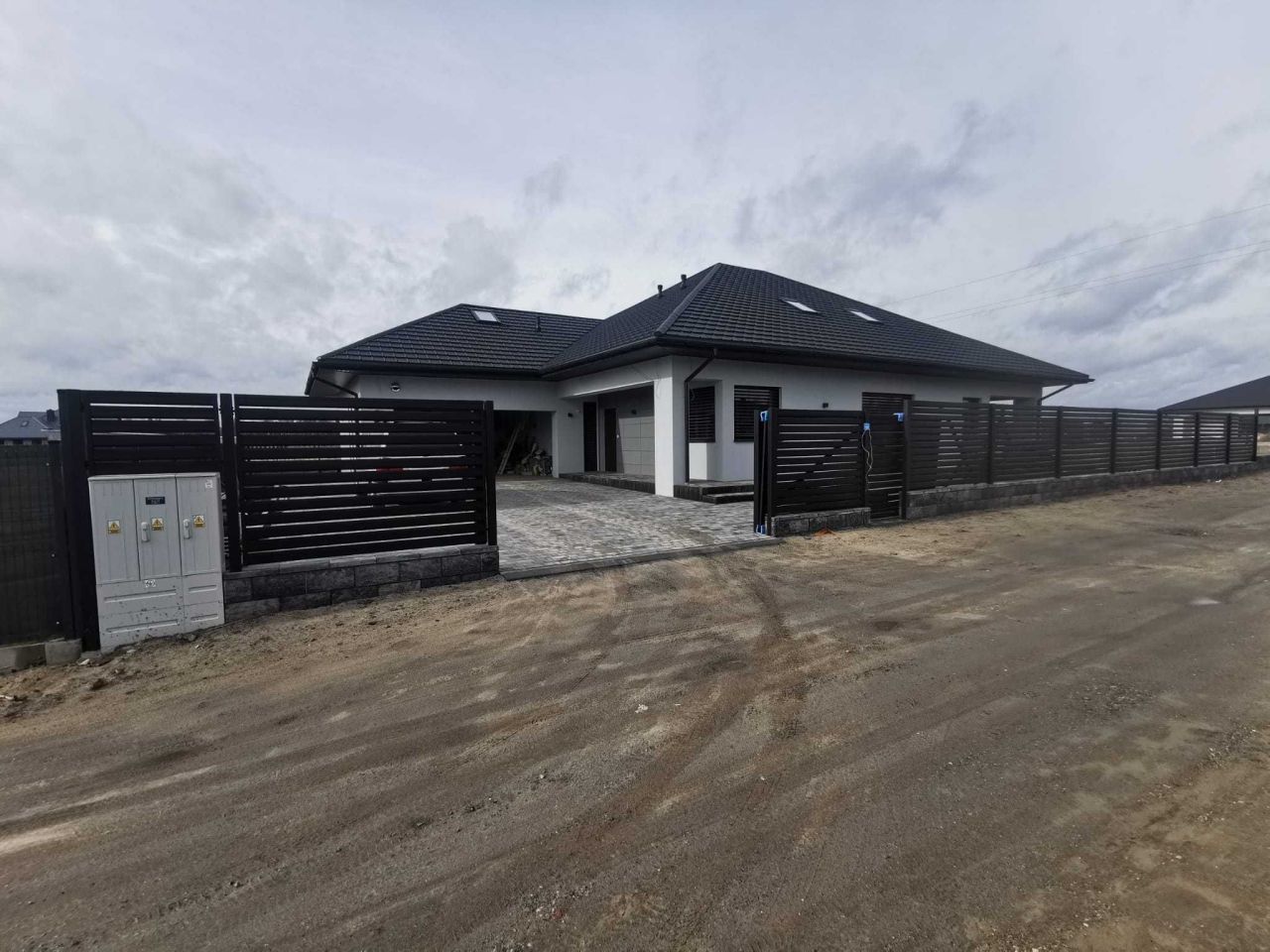 dom wolnostojący, 5 pokoi Porosiuki. Zdjęcie 1