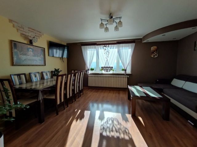 Mieszkanie 4-pokojowe Łomno. Zdjęcie 1