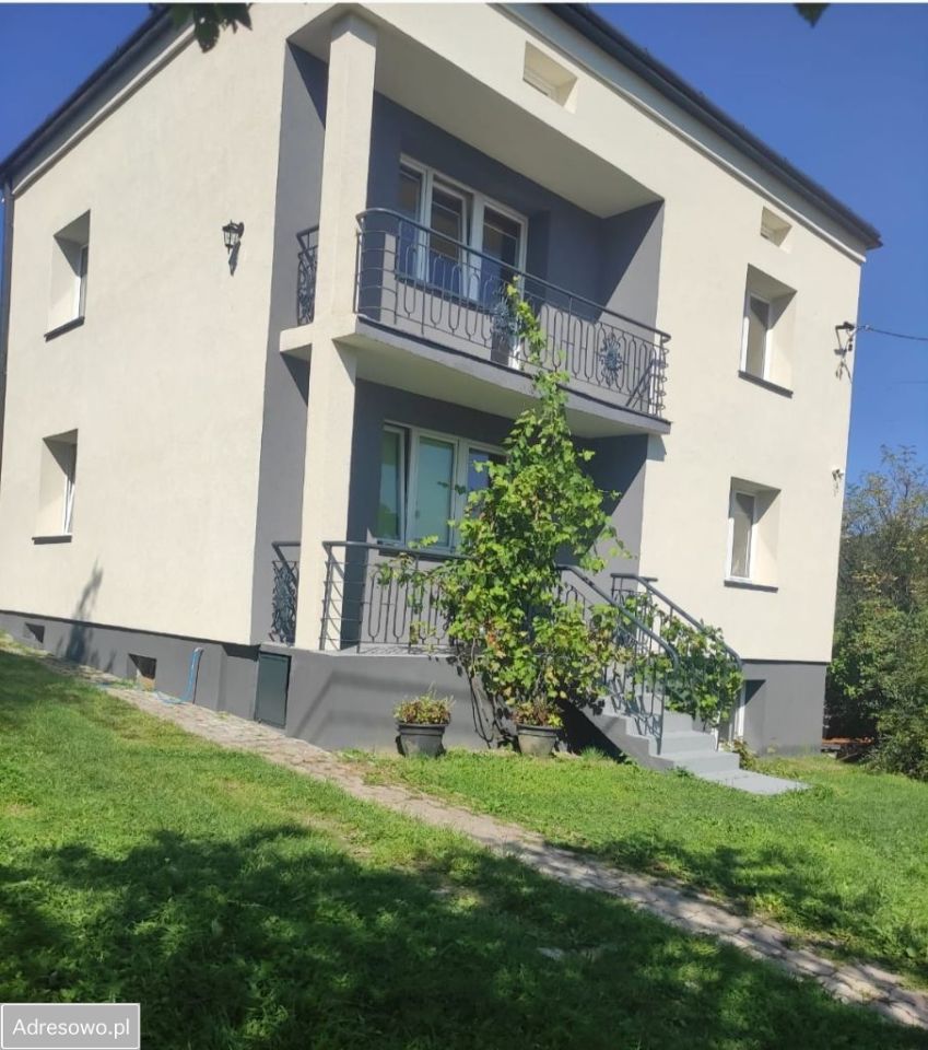 dom wolnostojący, 7 pokoi Ustrzyki Dolne, ul. Naftowa. Zdjęcie 2