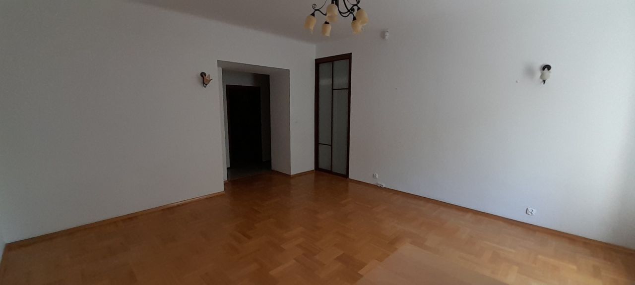 Biuro Warszawa Ochota, Adama Pługa. Zdjęcie 5