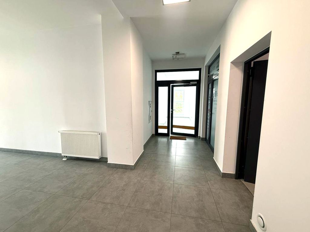 Biuro Rzeszów, pl. Armii Krajowej. Zdjęcie 12