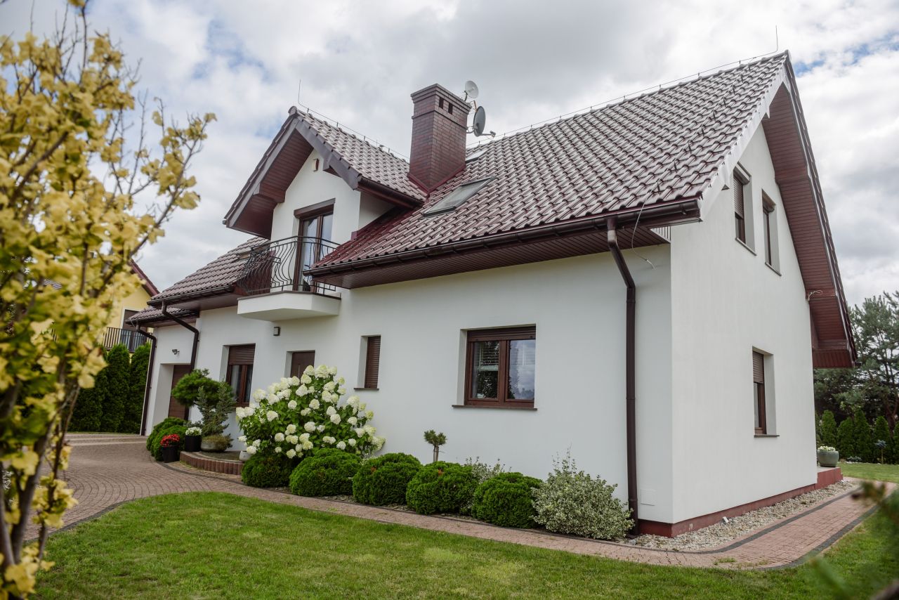 dom wolnostojący, 5 pokoi Spalona, ul. Akacjowa