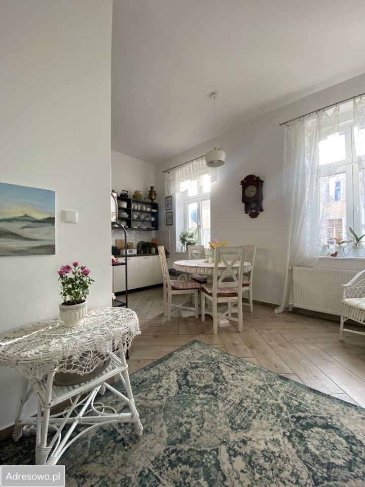 Mieszkanie 3-pokojowe Jelenia Góra Centrum, ul. Artura Grottgera. Zdjęcie 1