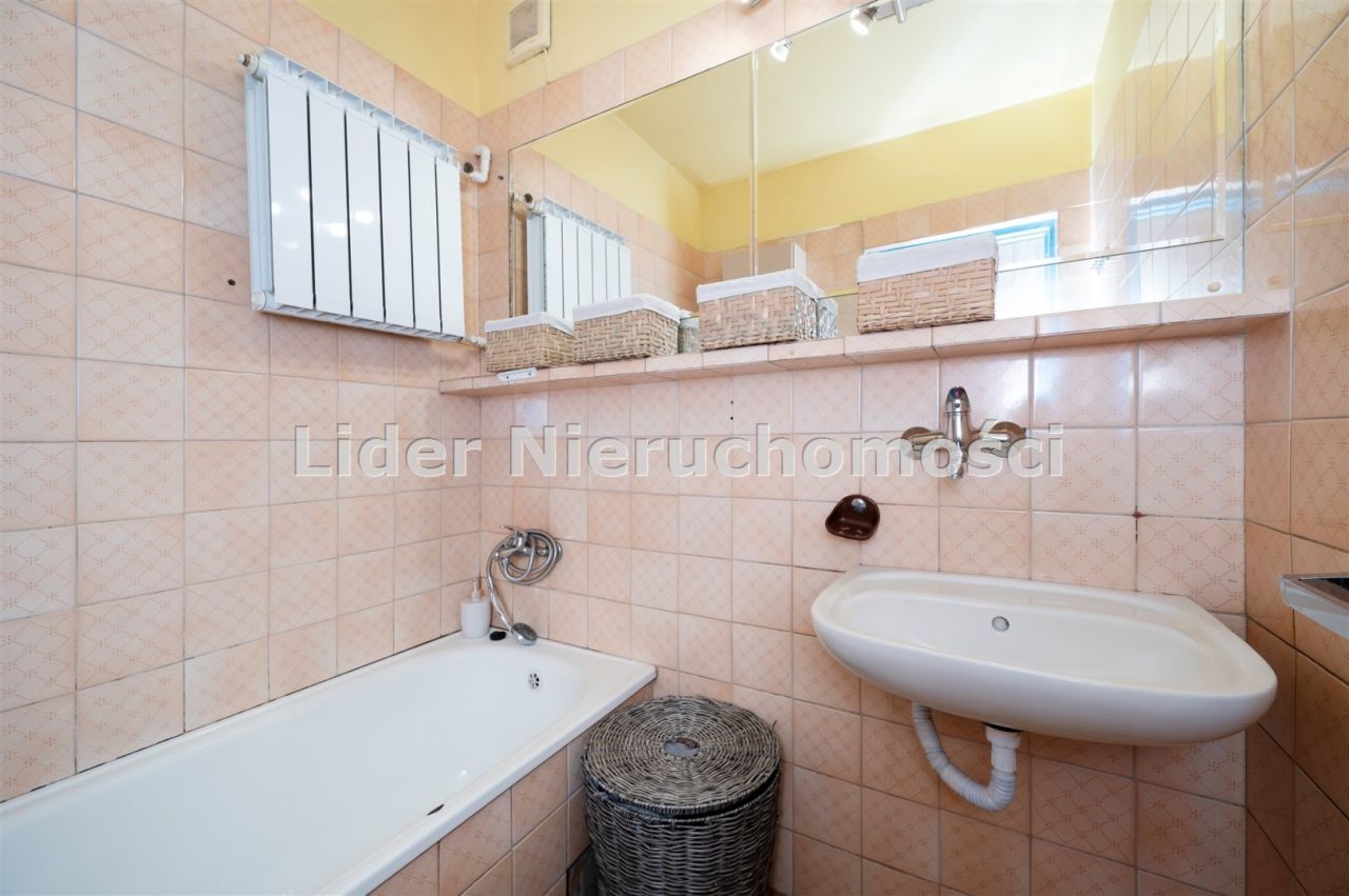 dom wolnostojący, 8 pokoi Pabianice, ul. Karniszewicka. Zdjęcie 14