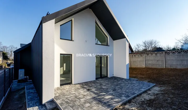 dom wolnostojący, 5 pokoi Bębło