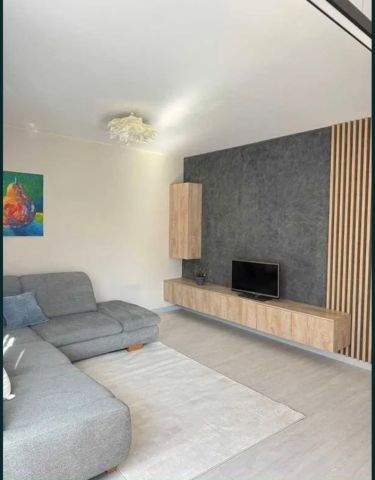 Mieszkanie 3-pokojowe Zamienie. Zdjęcie 2