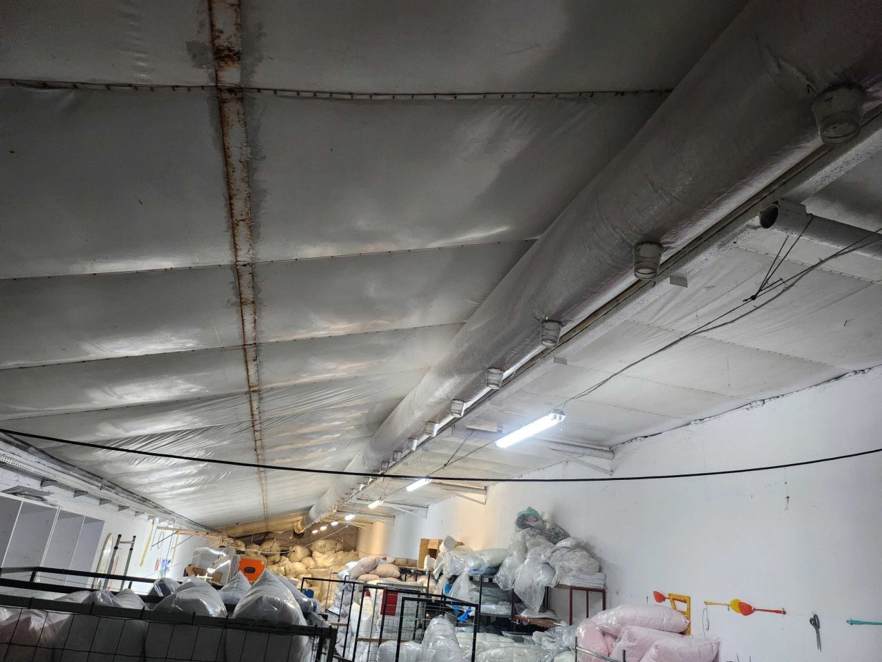 Hala/magazyn Grubale. Zdjęcie 4