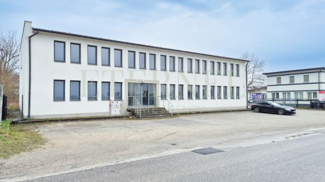 Hala/magazyn Kazimierza Wielka, ul. Przemysłowa. Zdjęcie 1