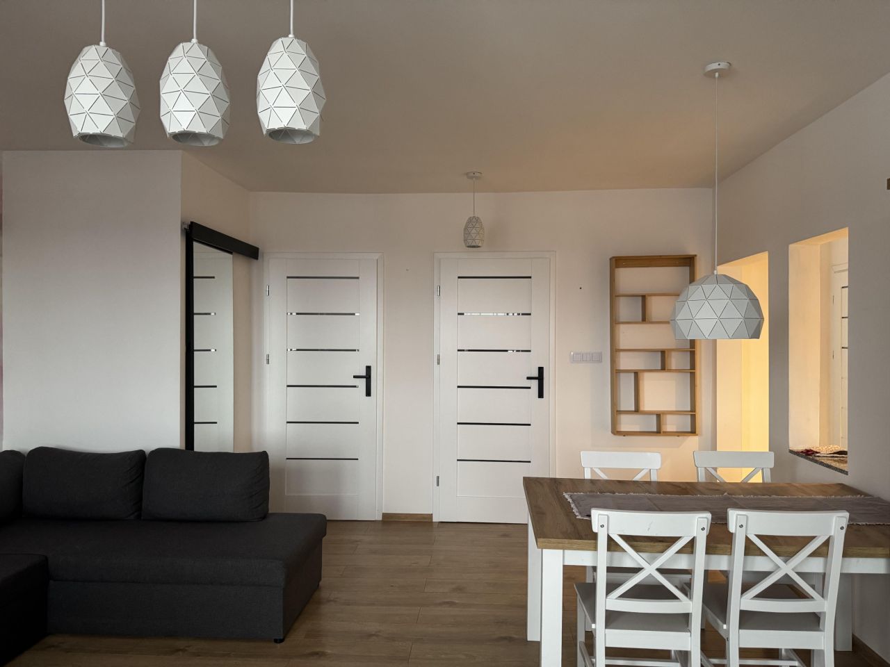 Mieszkanie 3-pokojowe Zgorzelec, ul. Stanisława Wyspiańskiego. Zdjęcie 3