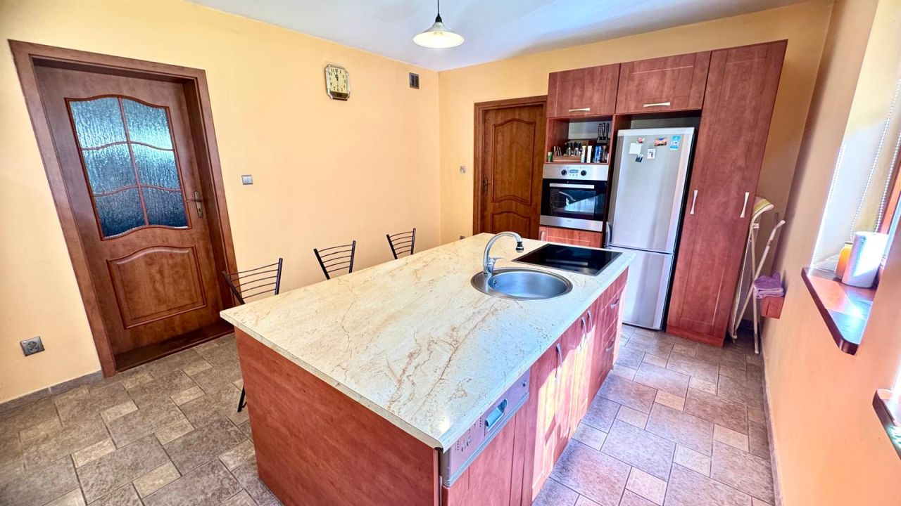 dom wolnostojący, 5 pokoi Wiśniowa. Zdjęcie 2