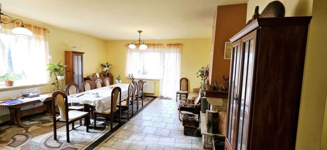 dom wolnostojący, 5 pokoi Kiełczów. Zdjęcie 2