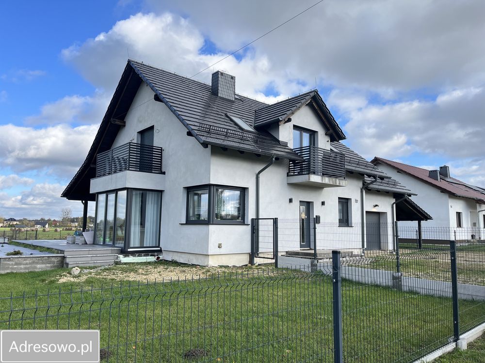 dom wolnostojący Żędowice, ul. Powstańców Śląskich