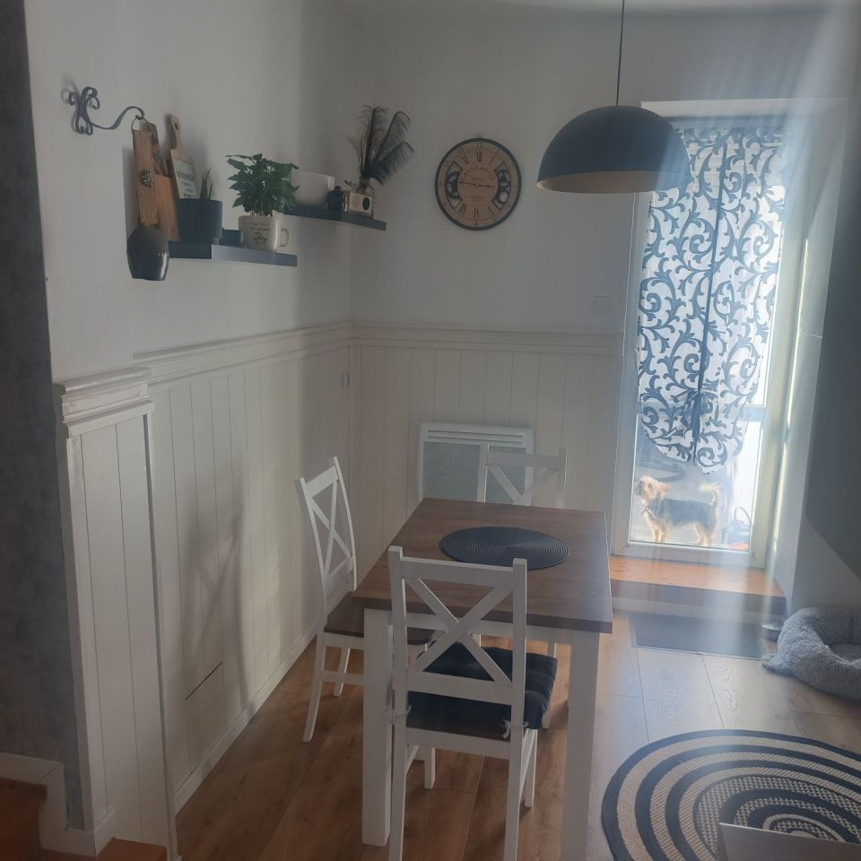 Mieszkanie 4-pokojowe Góra. Zdjęcie 4