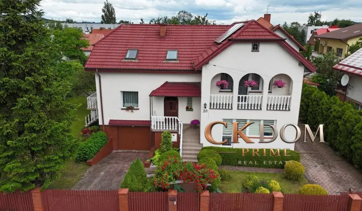 dom wolnostojący, 8 pokoi Kielce Barwinek