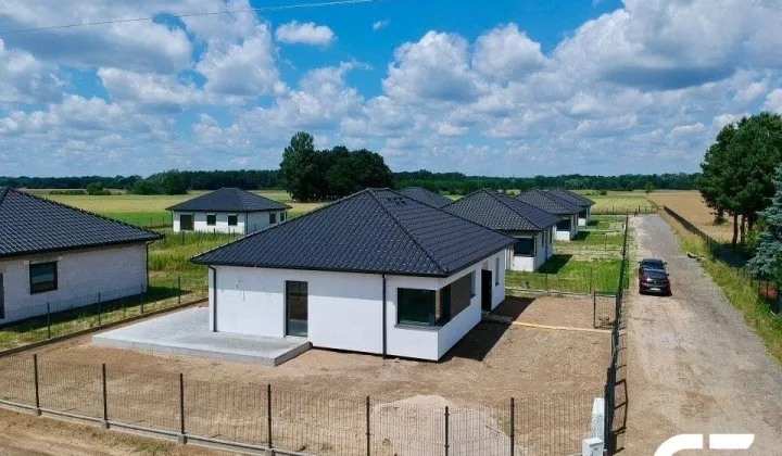 dom wolnostojący, 4 pokoje Niemstów, ul. Magnoliowa