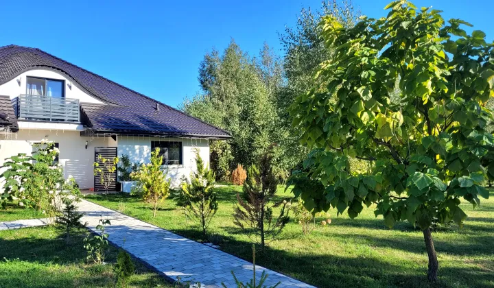 dom wolnostojący, 5 pokoi Smugi