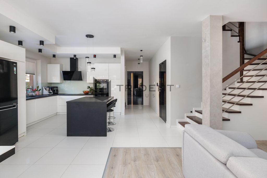 bliźniak, 5 pokoi Krupia Wólka. Zdjęcie 5