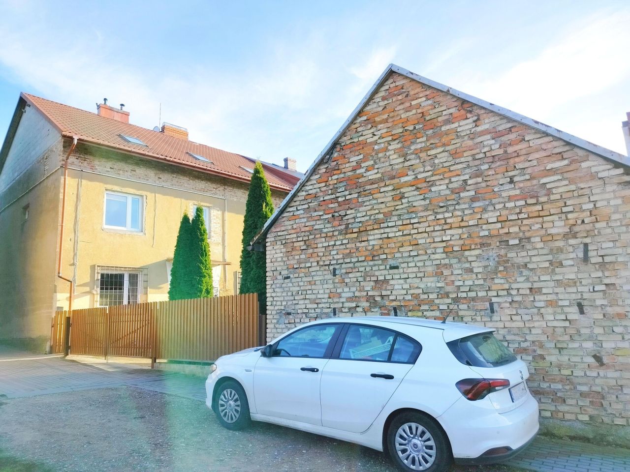 kamienica, 10 pokoi Goniądz, pl. 11 Listopada. Zdjęcie 13