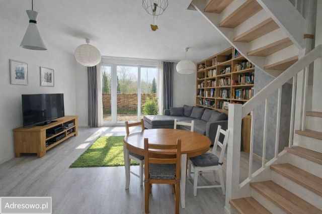 dom szeregowy, 6 pokoi Piaseczno, ul. Dzikiej Jabłoni. Zdjęcie 1