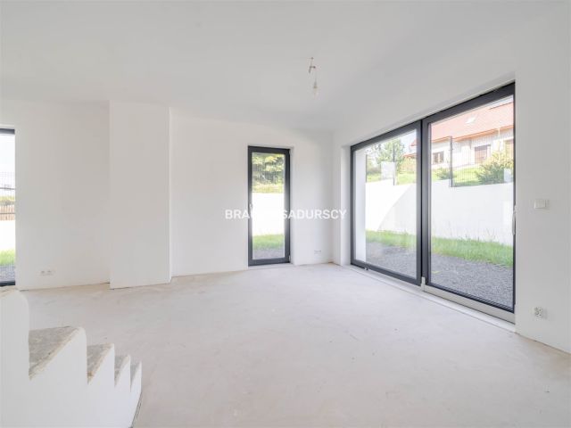 dom wolnostojący, 4 pokoje Koźmice Małe. Zdjęcie 11