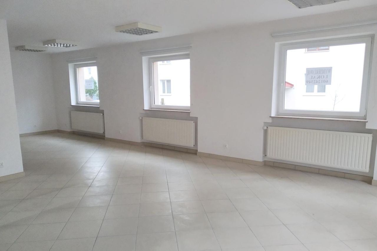 Lokal Słupca, Niepodległości. Zdjęcie 2