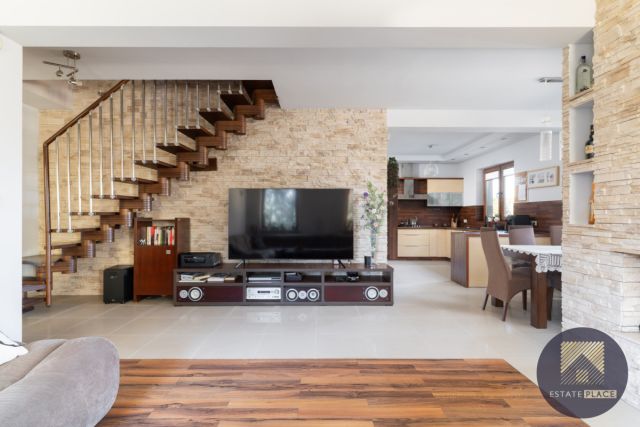 dom wolnostojący, 5 pokoi Stanisławów Pierwszy, ul. Słoneczna. Zdjęcie 3