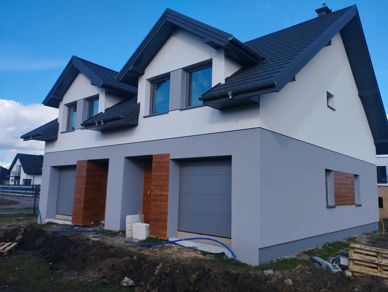 bliźniak, 4 pokoje Ciemne. Zdjęcie 7