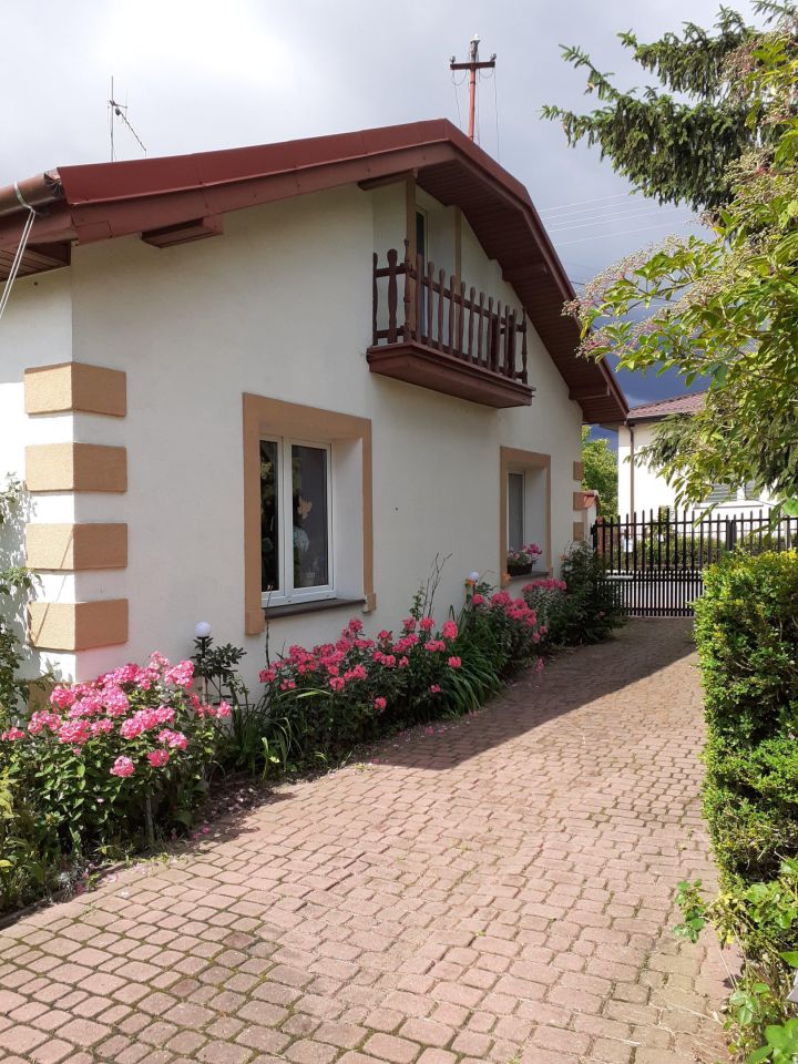 dom wolnostojący, 4 pokoje Laszczki, ul. Leszczynowa. Zdjęcie 1