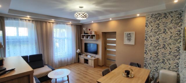 Mieszkanie 3-pokojowe Świdnica Centrum, ul. Waleriana Łukasińskiego. Zdjęcie 1