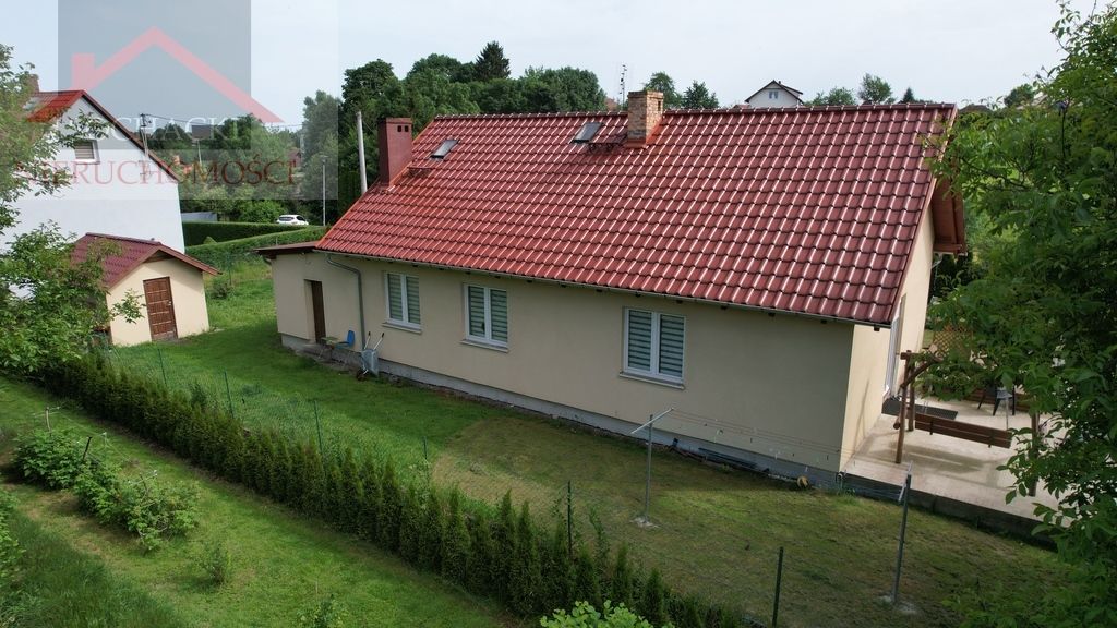 dom wolnostojący, 4 pokoje Pisarzowice. Zdjęcie 2