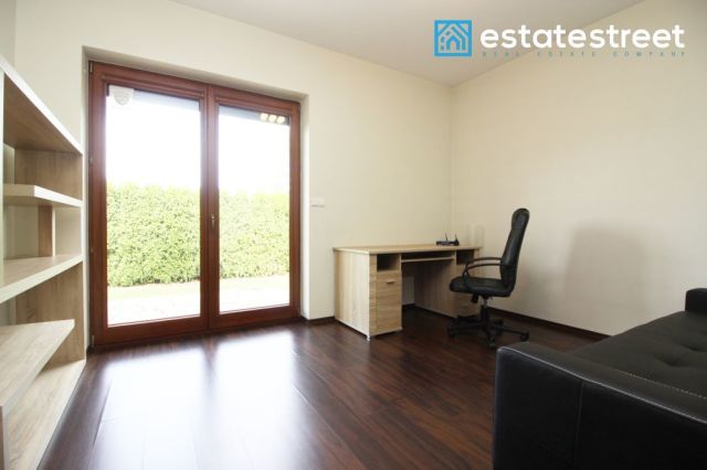 dom wolnostojący, 6 pokoi Kraków Dębniki, ul. Leona Petrażyckiego. Zdjęcie 5