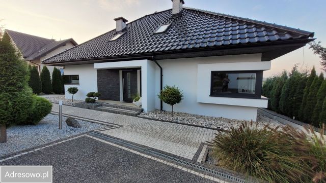 dom wolnostojący, 5 pokoi Wronin. Zdjęcie 1