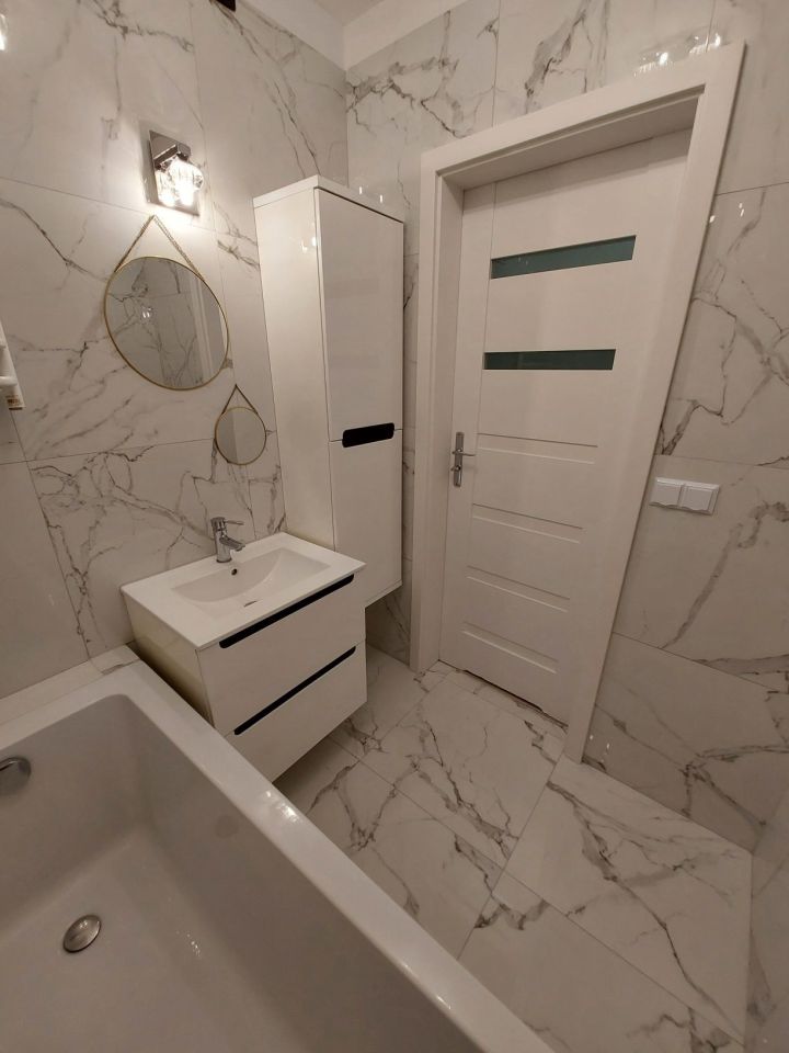 Mieszkanie 4-pokojowe Radzionków. Zdjęcie 4