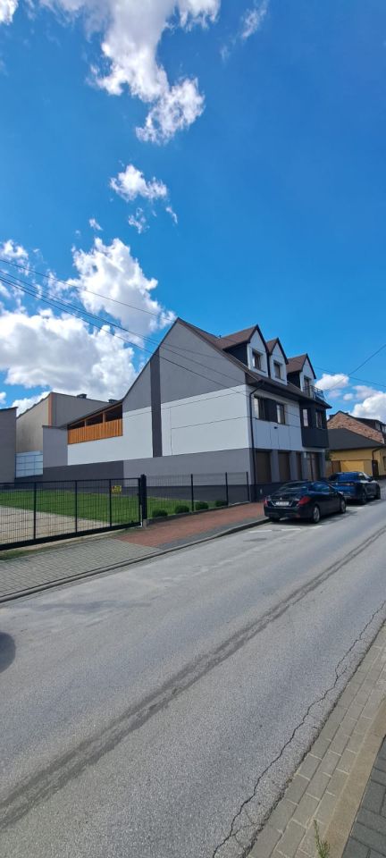 dom wolnostojący, 9 pokoi Jędrzejów, Centrum 