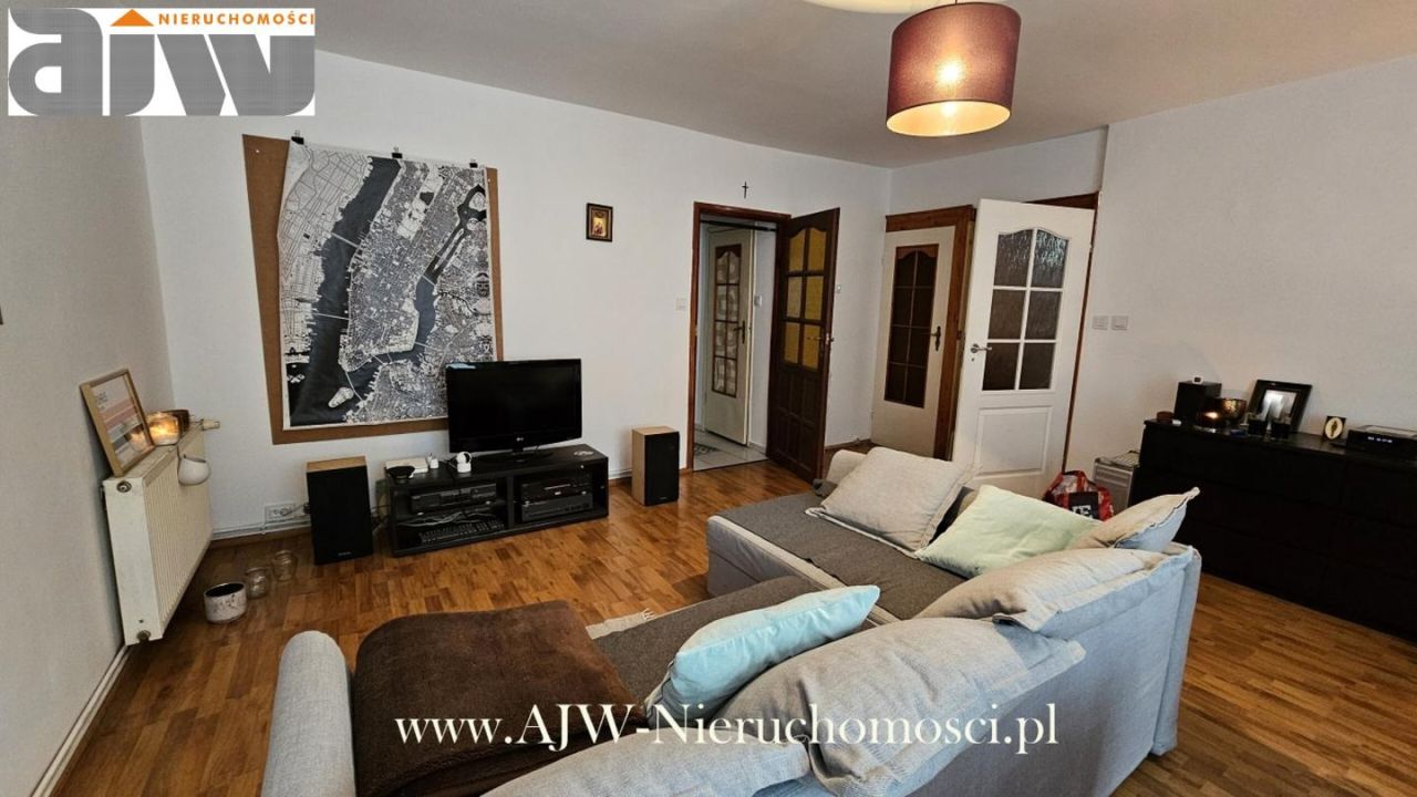 dom wolnostojący, 3 pokoje Laski. Zdjęcie 2