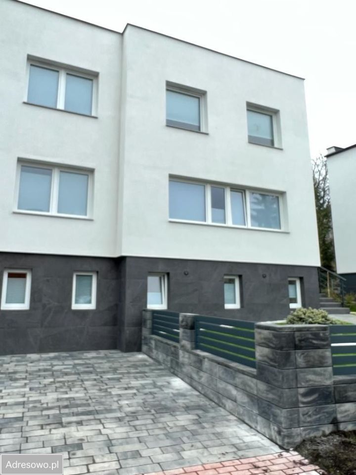 dom wolnostojący, 8 pokoi Zielona Góra Jędrzychów, ul. Łabędzia