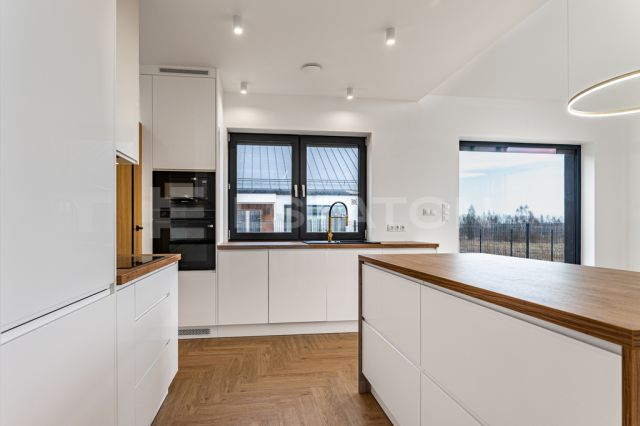 dom wolnostojący, 4 pokoje Bratkowice. Zdjęcie 2