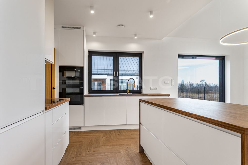 dom wolnostojący, 4 pokoje Bratkowice. Zdjęcie 2