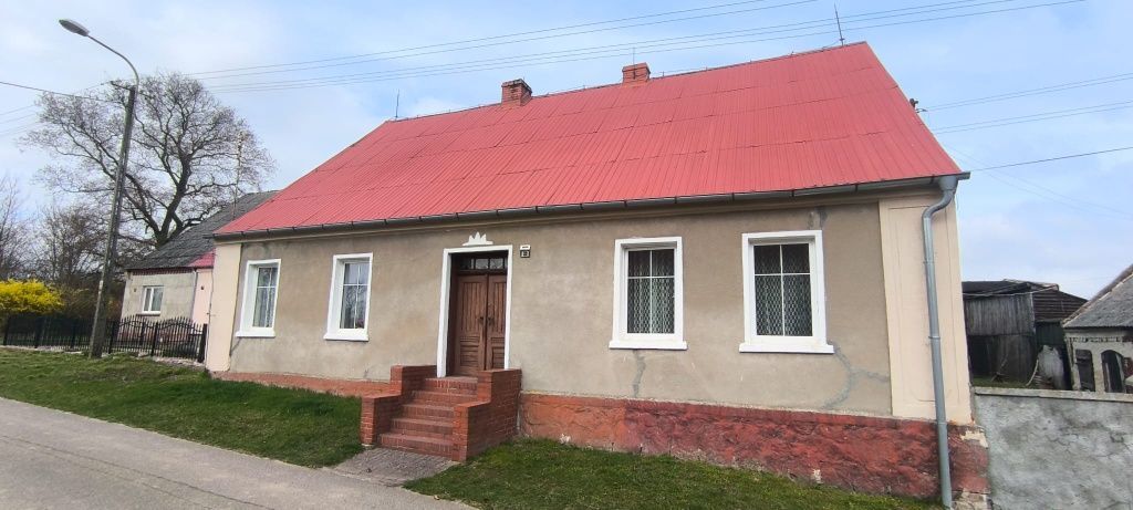dom wolnostojący, 4 pokoje Sienno. Zdjęcie 1