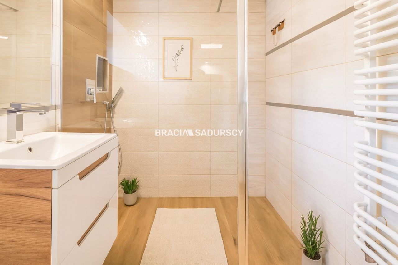 dom wolnostojący, 5 pokoi Kraków Swoszowice, ul. Poronińska. Zdjęcie 13