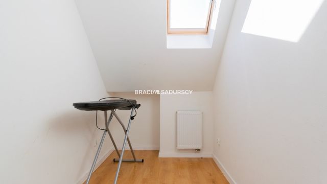 bliźniak, 6 pokoi Wola Luborzycka. Zdjęcie 12