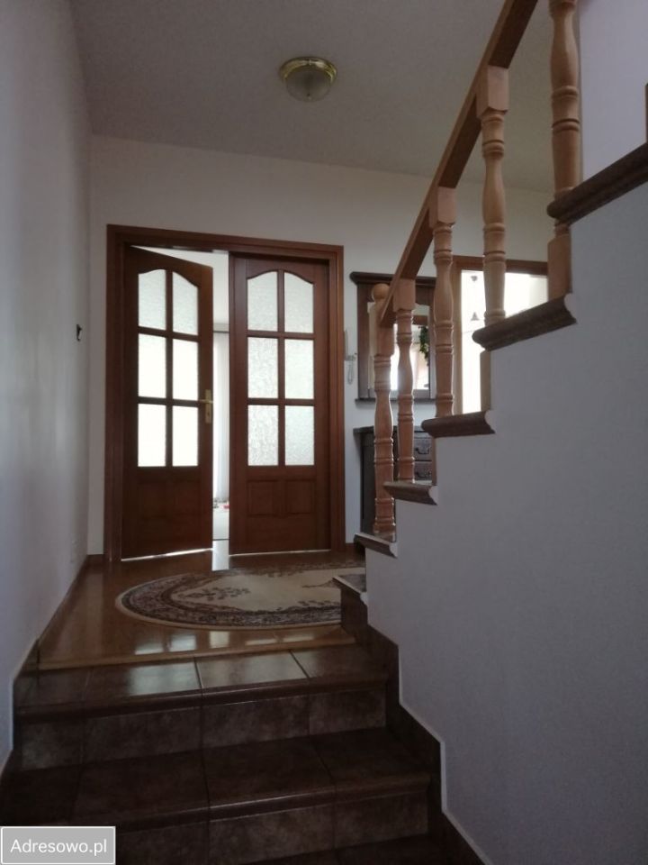 bliźniak, 8 pokoi Kielce. Zdjęcie 2