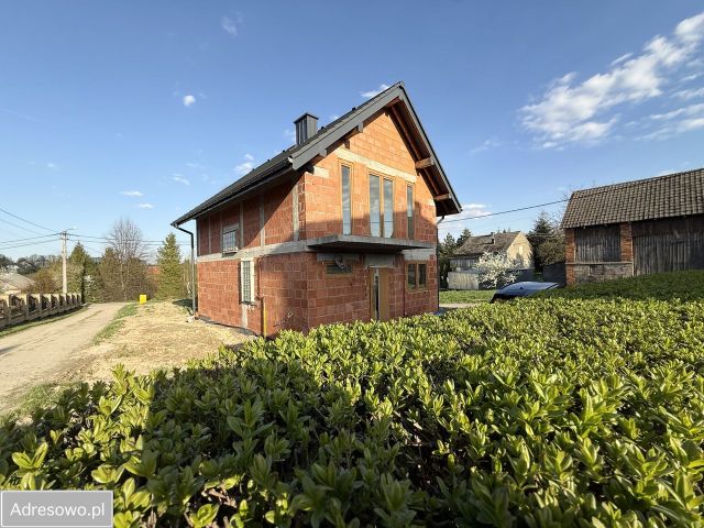 dom wolnostojący, 4 pokoje Sanka. Zdjęcie 1