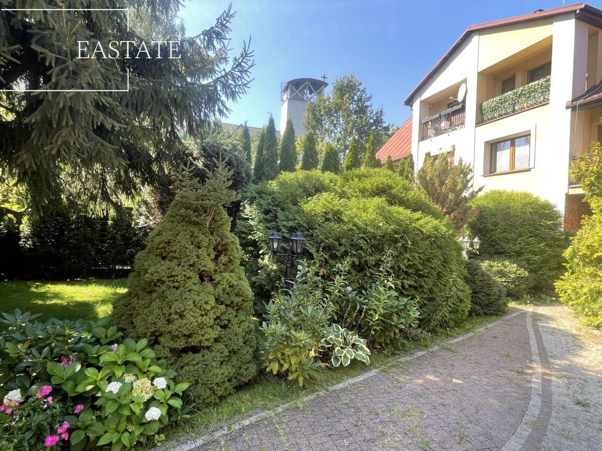 dom wolnostojący, 12 pokoi Warszawa Wawer, ul. Wzorzysta. Zdjęcie 4