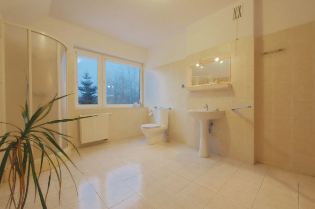 dom wolnostojący, 5 pokoi Kruszyn Krajeński. Zdjęcie 9