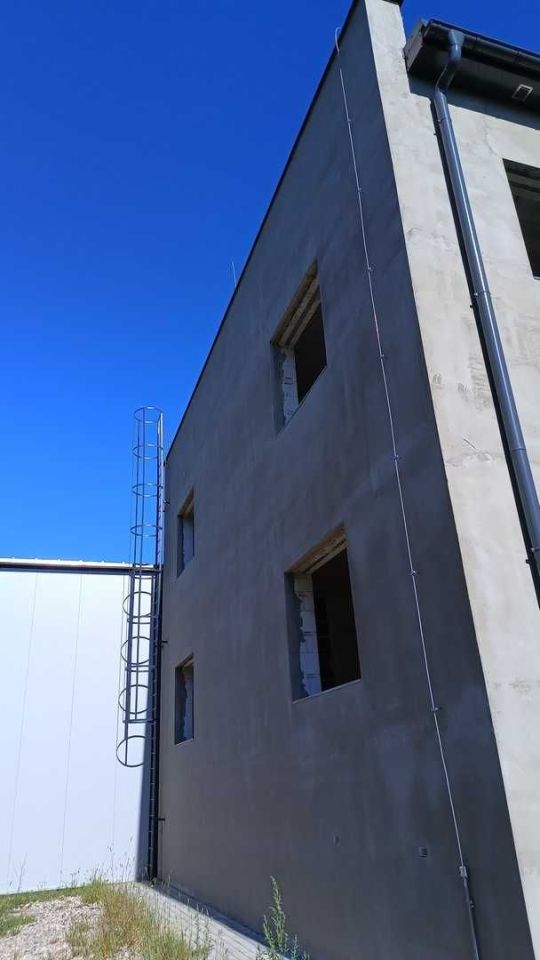 Hala/magazyn Ostrowiec Świętokrzyski, al. Solidarności. Zdjęcie 4